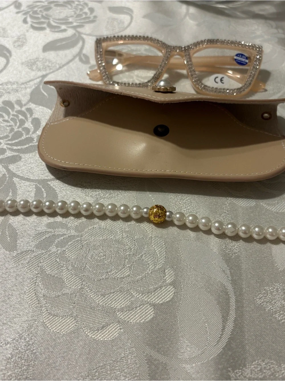 Diamond studded Glasses +1.50 Case & Neck Hanger “anti-blue light” New